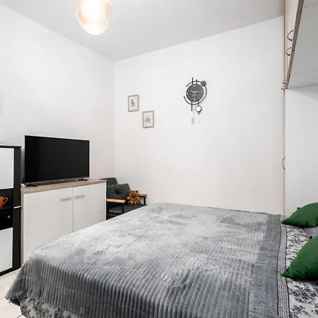Guesthost - N&d Centro Apartment *