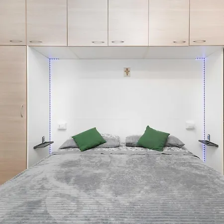 Guesthost - N&d Centro Apartment *